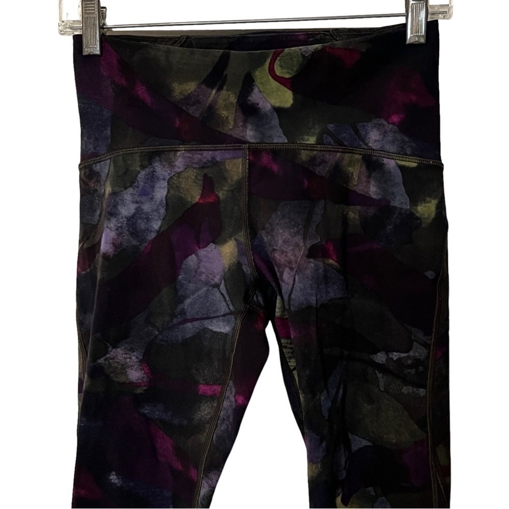 Lululemon Printed Cropped Leggings Back Leg Side Mesh Detail High Rise 6 - Picture 9 of 16